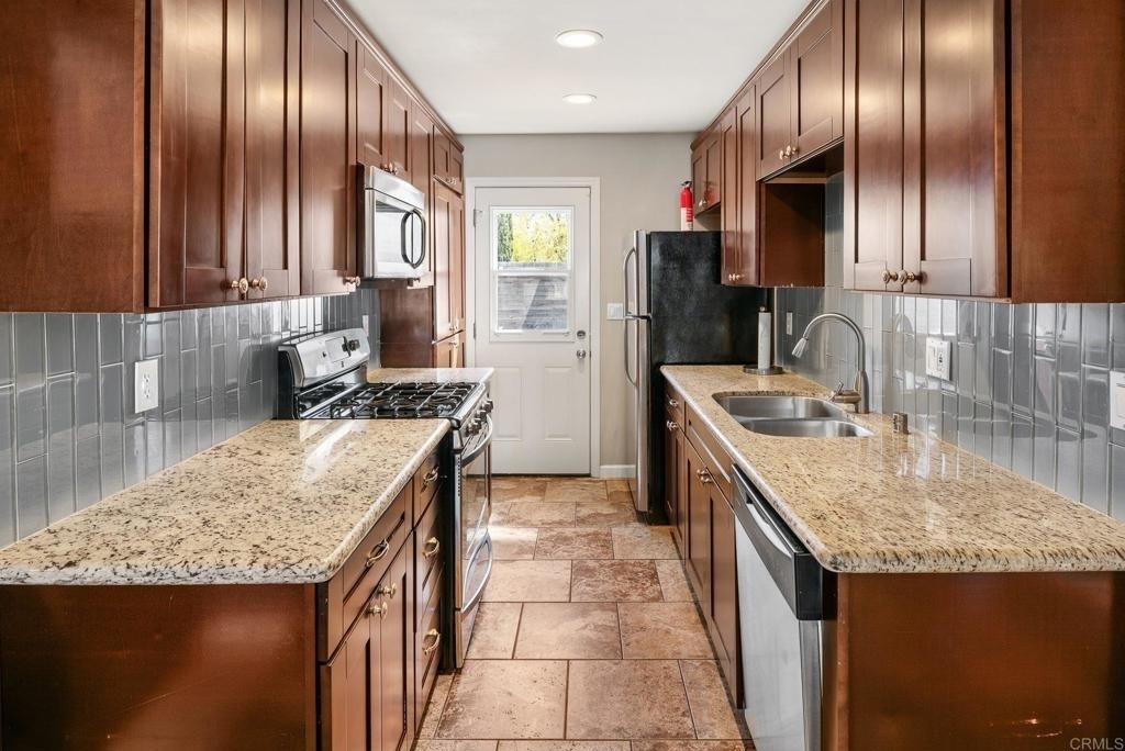 905 Grossmont Avenue - Photo 9
