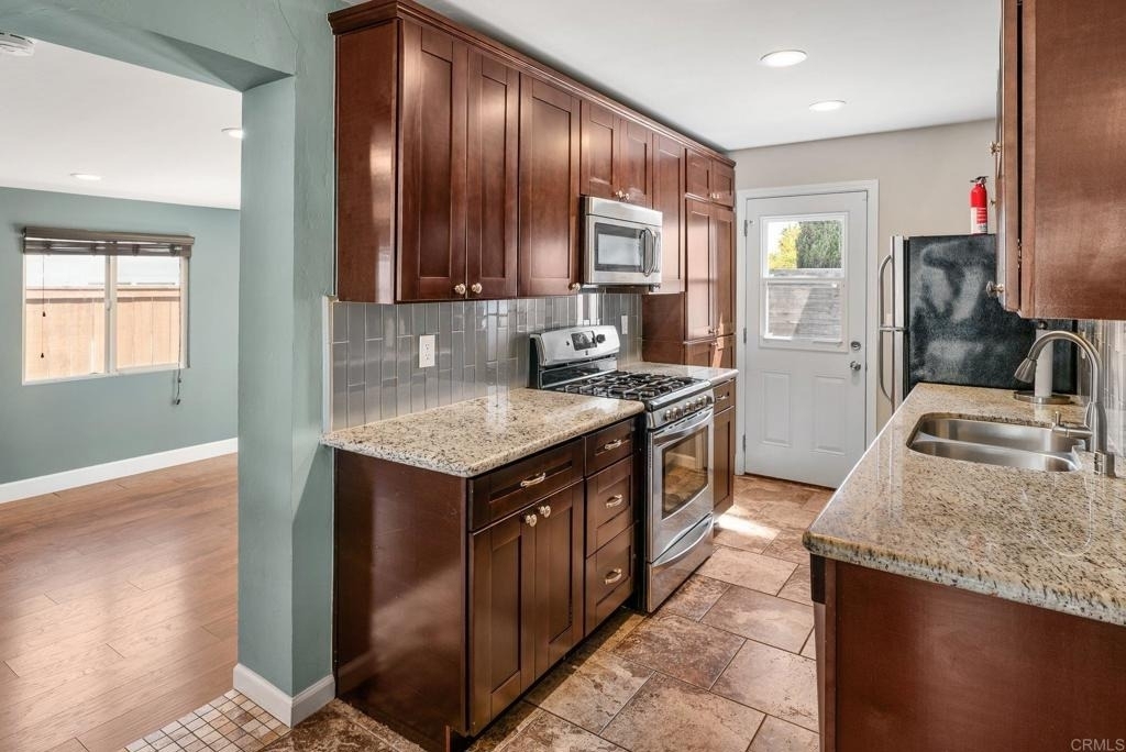 905 Grossmont Avenue - Photo 8