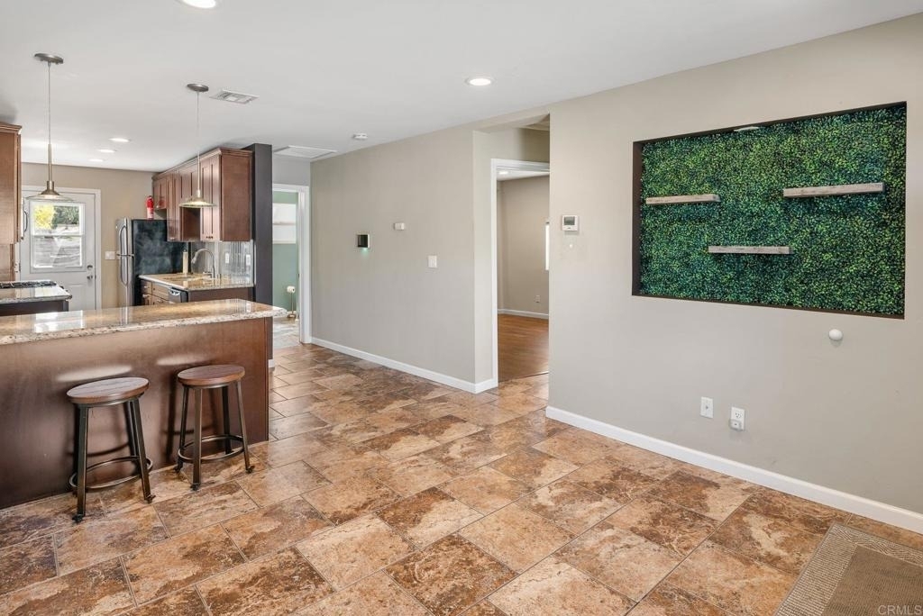905 Grossmont Avenue - Photo 4