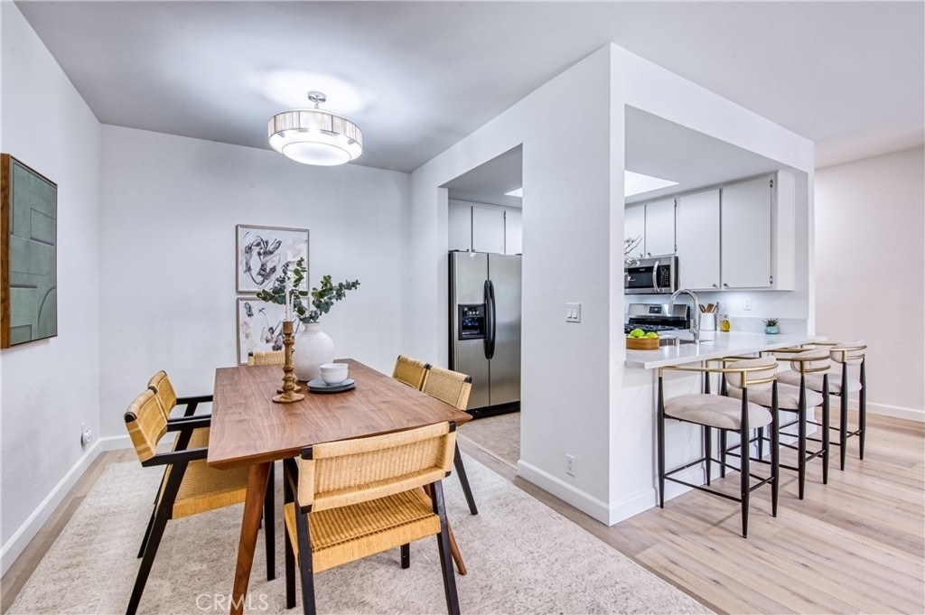 221 S Oak Knoll Avenue - Photo 10