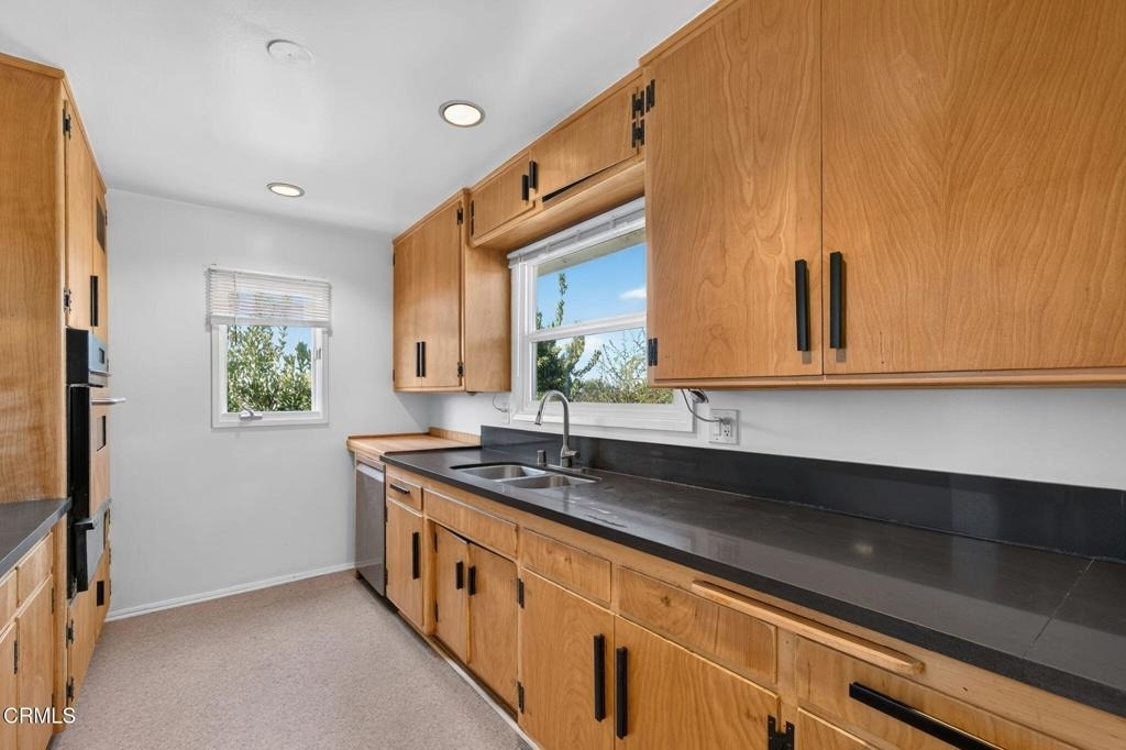 1751 Lucretia Avenue - Photo 5