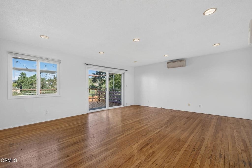 1751 Lucretia Avenue - Photo 2