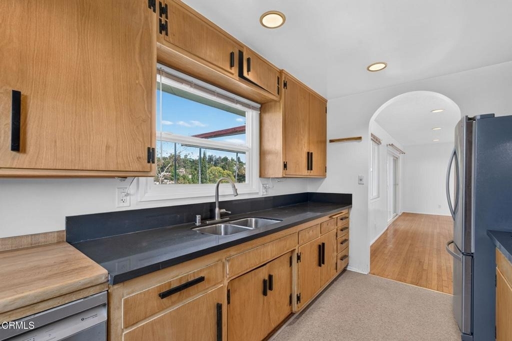 1751 Lucretia Avenue - Photo 6