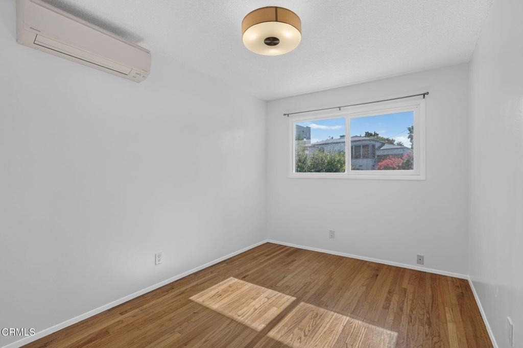 1751 Lucretia Avenue - Photo 7