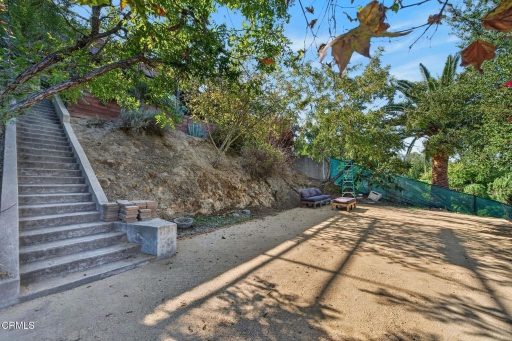 1751 Lucretia Avenue - Photo 35