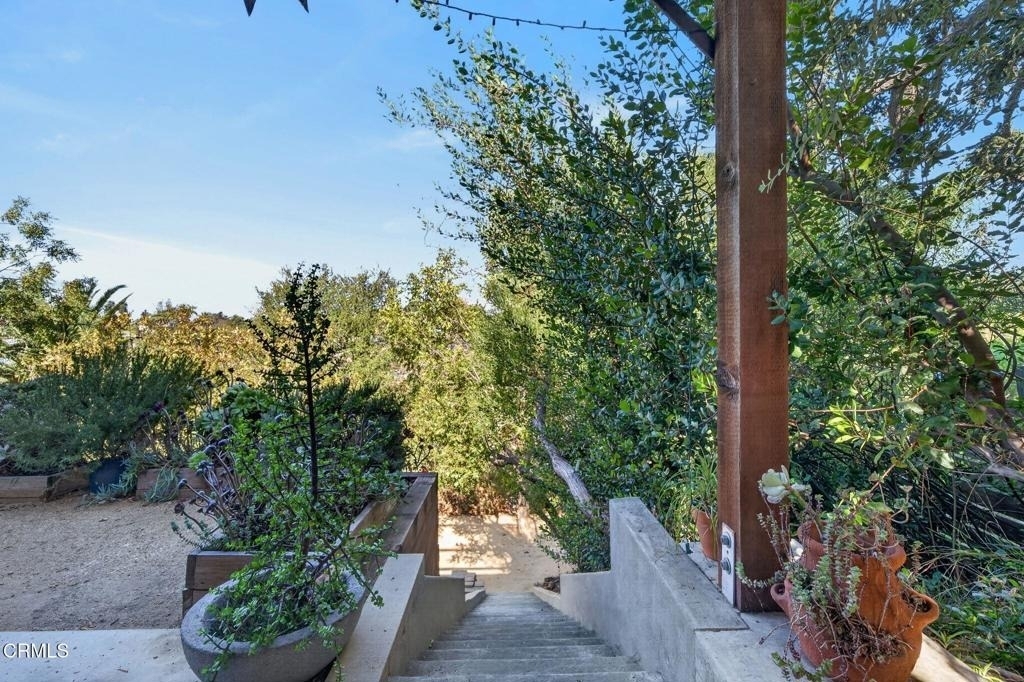 1751 Lucretia Avenue - Photo 34