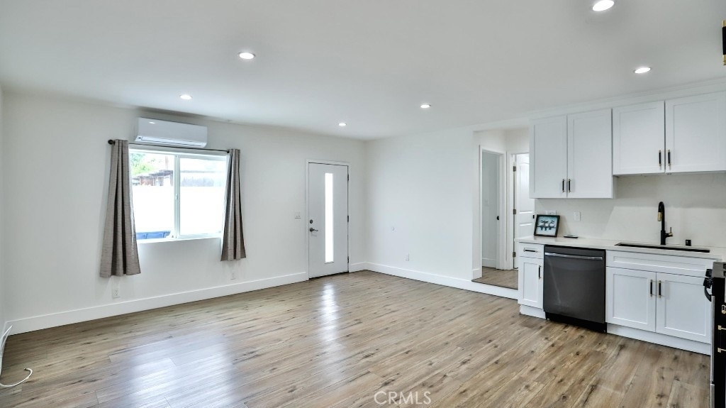 11443 Saticoy Street - Photo 4