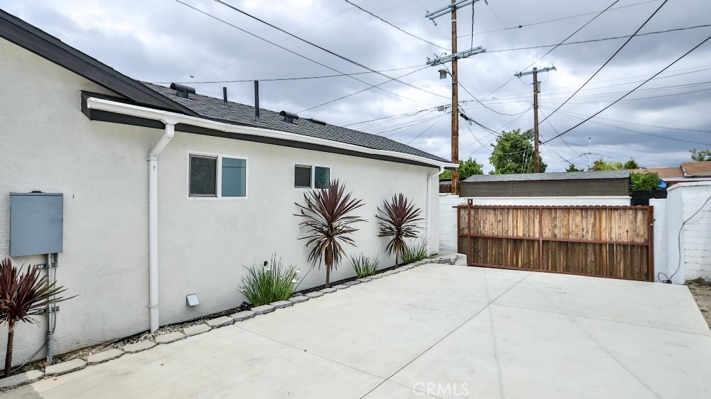 11443 Saticoy Street - Photo 3