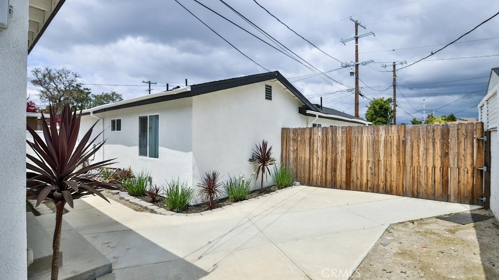 11445 Saticoy Street - Photo 15