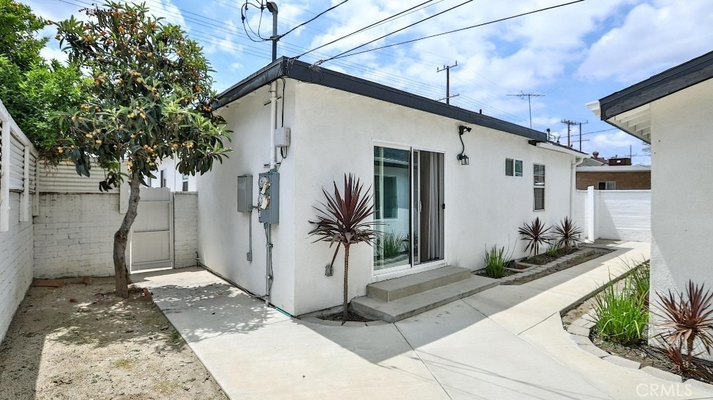 11445 Saticoy Street - Photo 14
