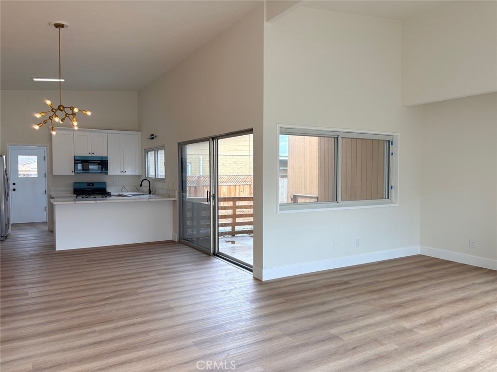 20452 Sw Cypress - Photo 1