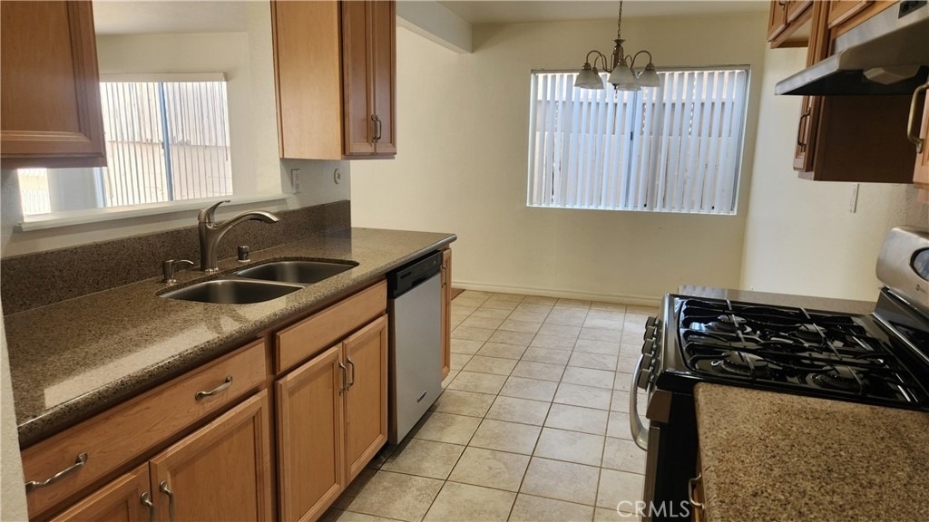 1201 Buena Vista Unit A - Photo 4