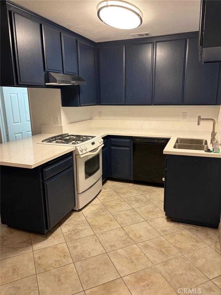 13648 Earlham - Photo 0