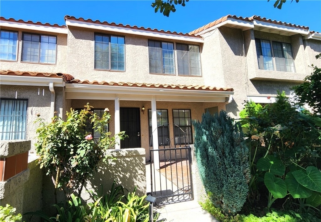 8167 Vineyard Avenue - Photo 0