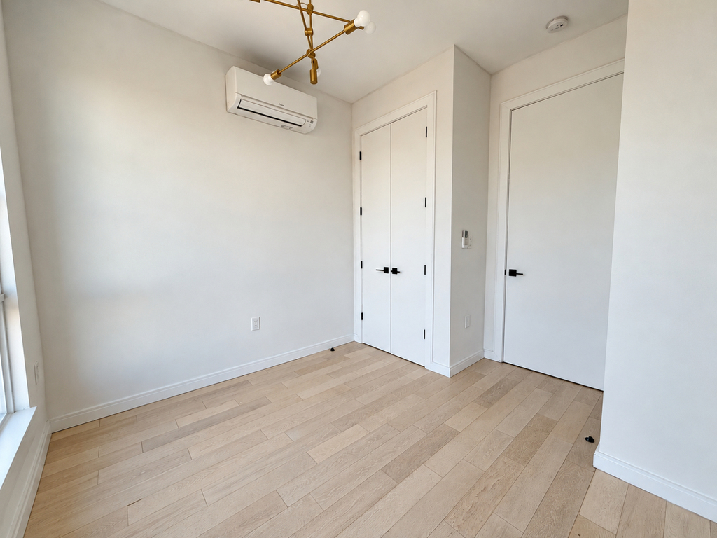 980 Kent Avenue - Photo 3