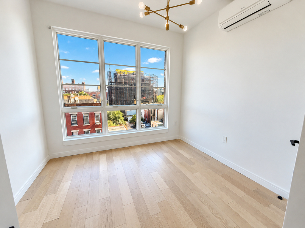 980 Kent Avenue - Photo 2