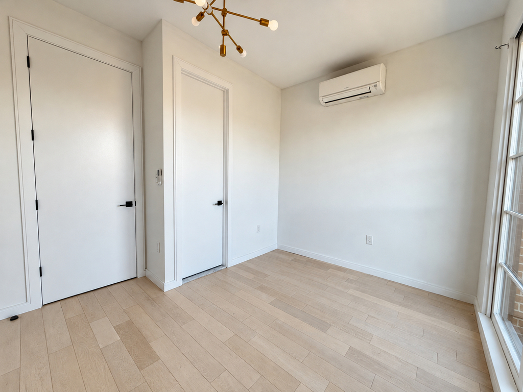 980 Kent Avenue - Photo 6