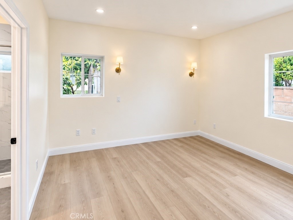 945 Walnut - Photo 4