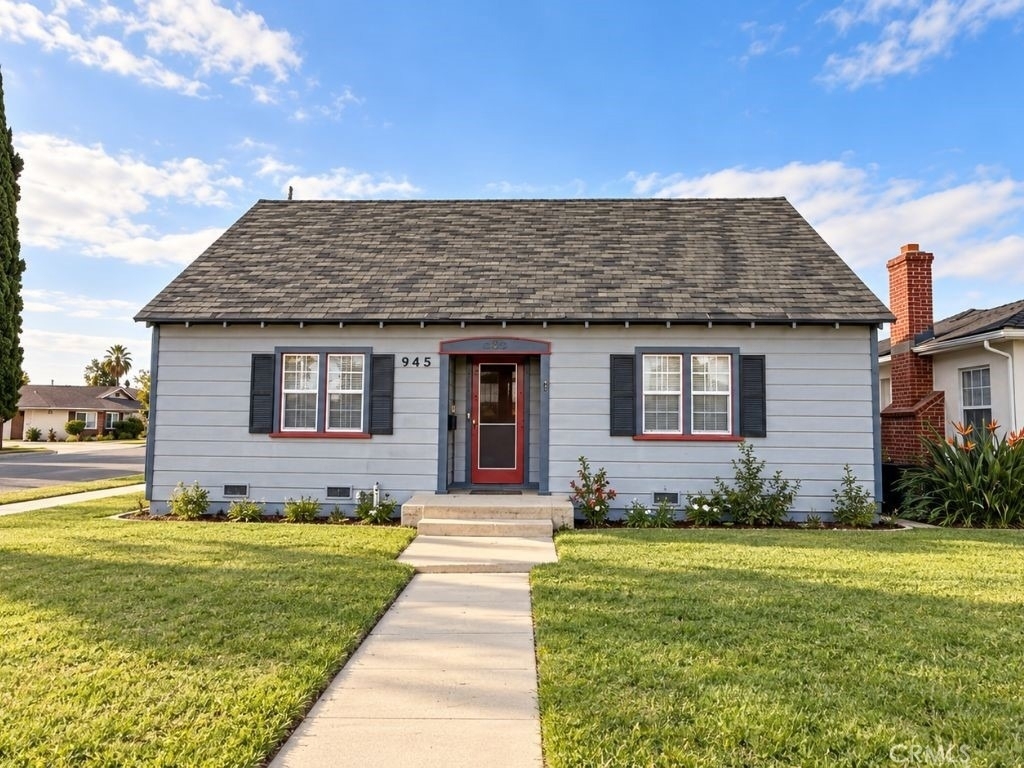 945 Walnut - Photo 0