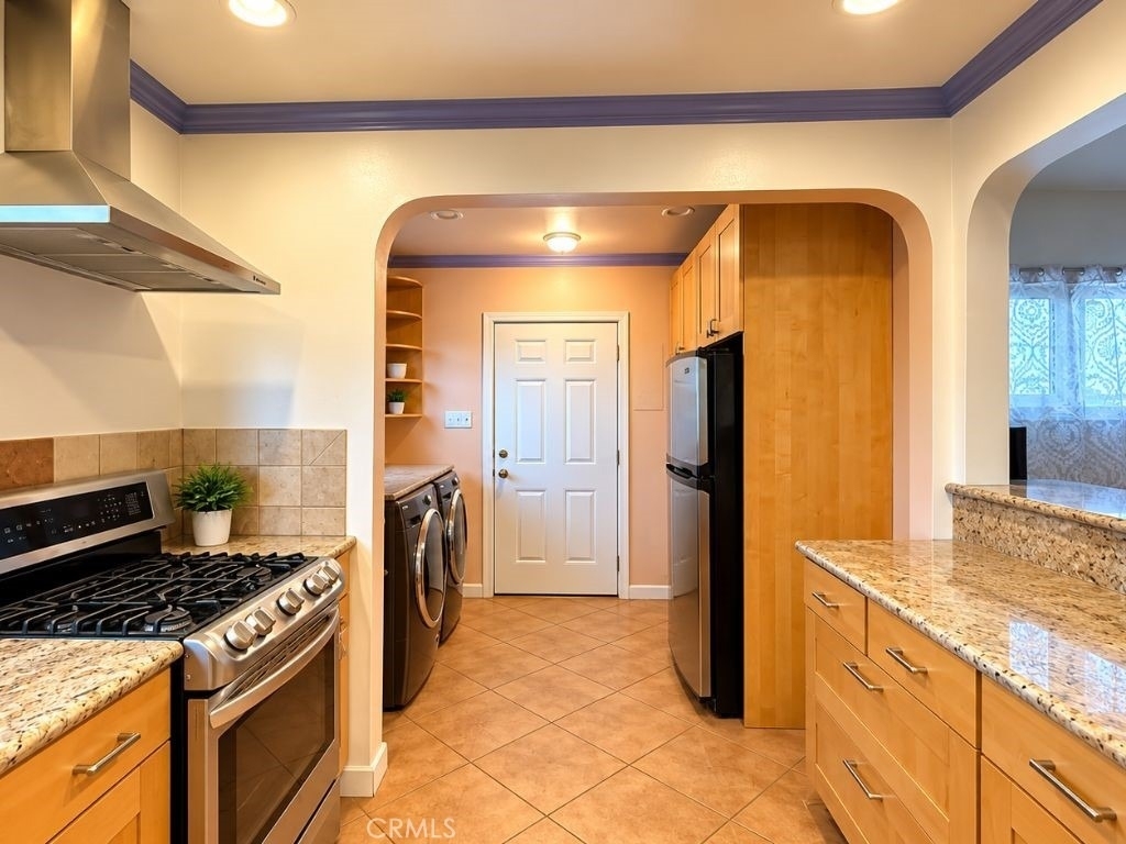 945 Walnut - Photo 7