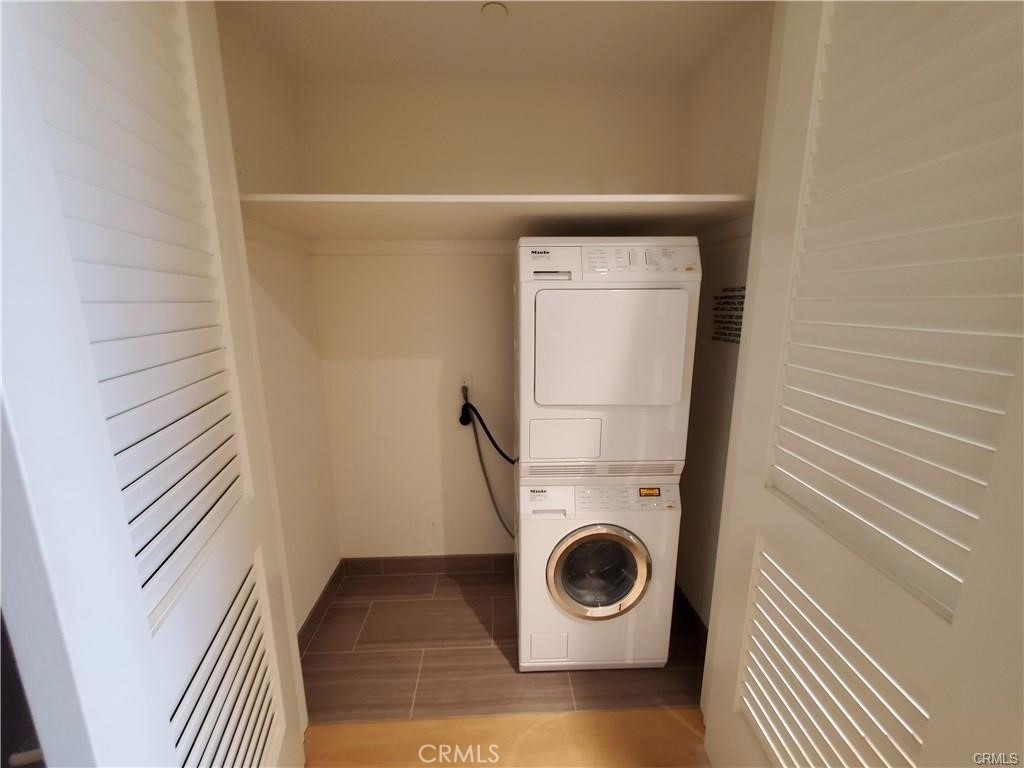877 Francisco Street - Photo 4