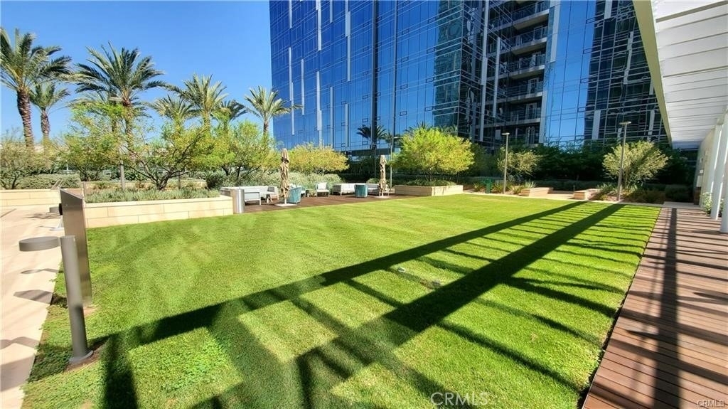 877 Francisco Street - Photo 13