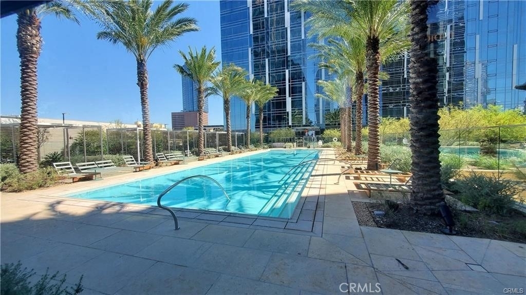 877 Francisco Street - Photo 8