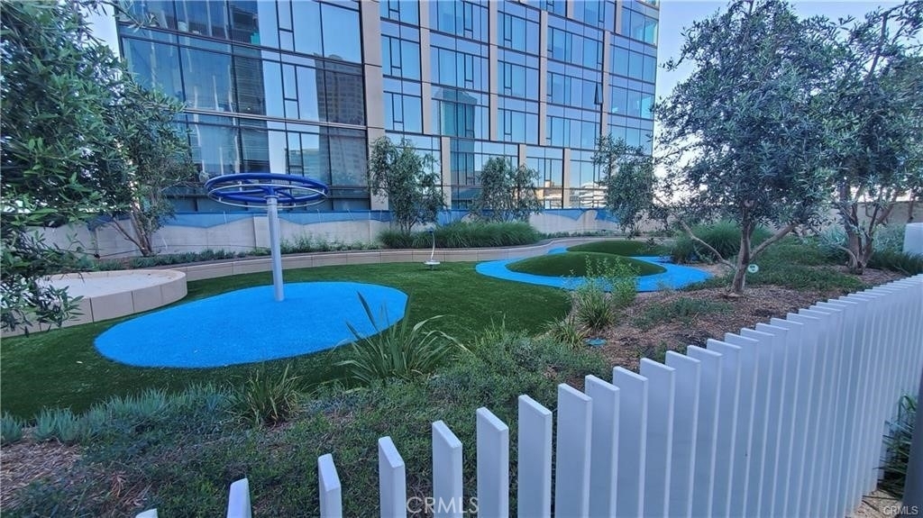 877 Francisco Street - Photo 9