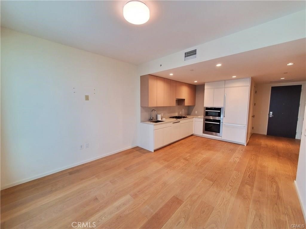 877 Francisco Street - Photo 0