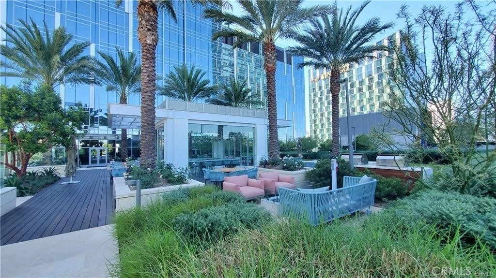 877 Francisco Street - Photo 11