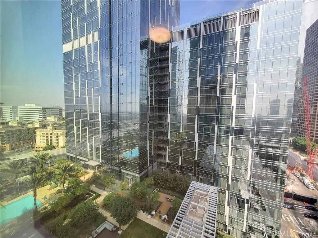877 Francisco Street - Photo 7