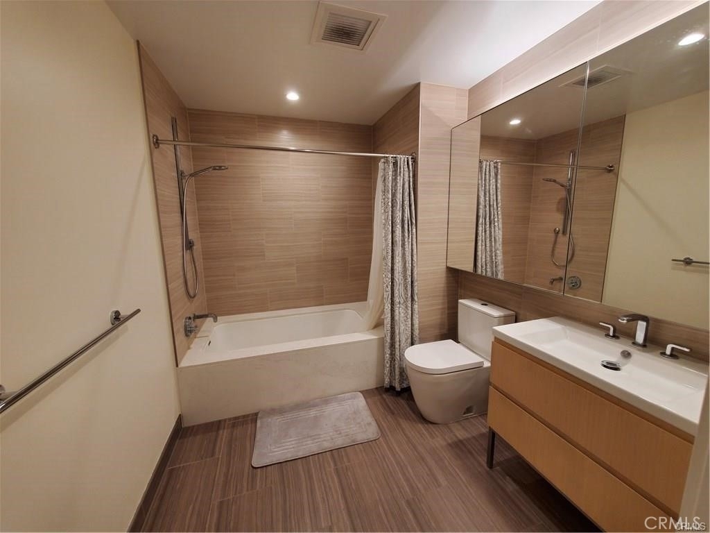 877 Francisco Street - Photo 2
