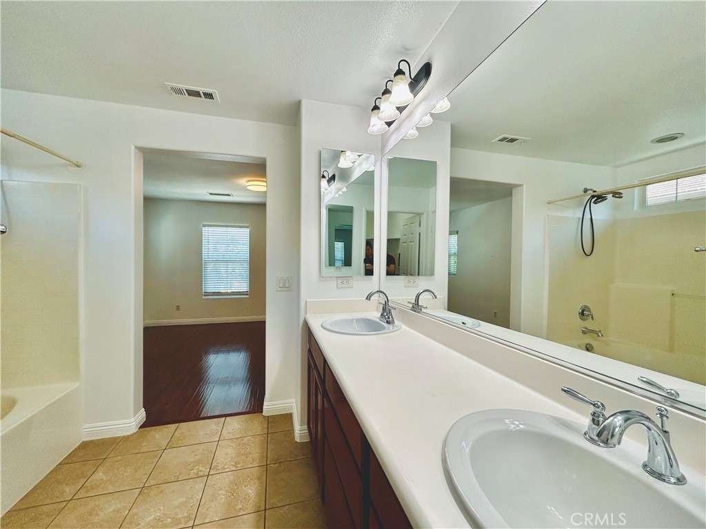 14602 Longwood - Photo 23