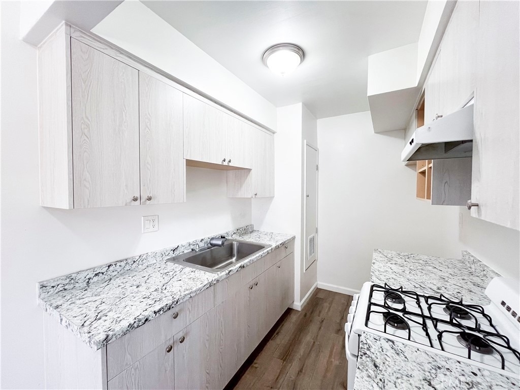 535 W Alpine St - Photo 2