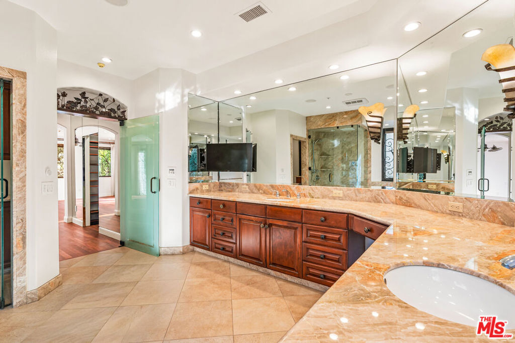 10445 Amberwood Lane - Photo 35