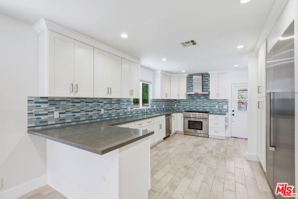 869 Warren Avenue - Photo 6