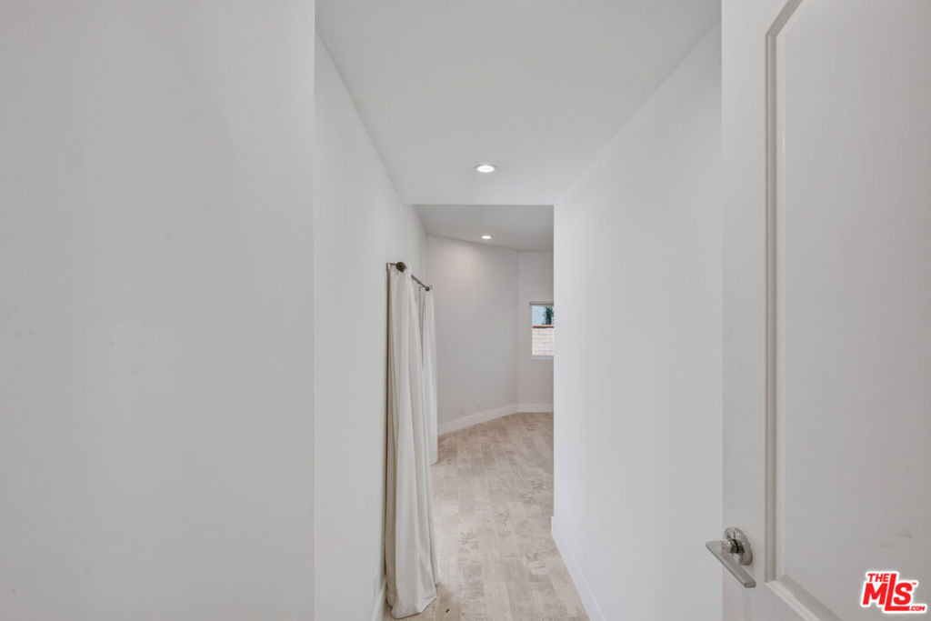 869 Warren Avenue - Photo 19