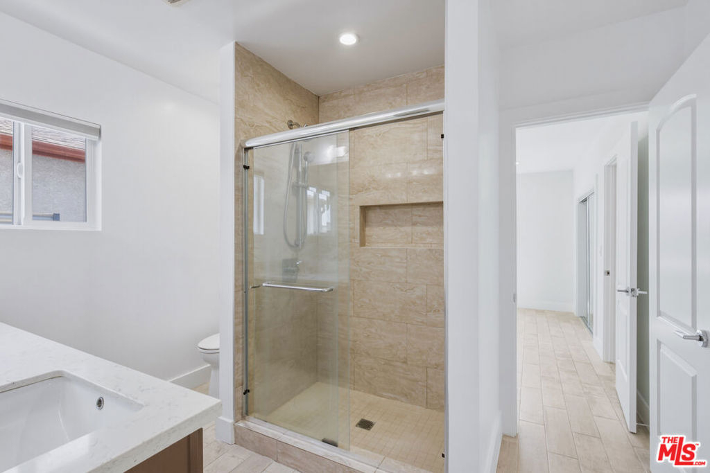 869 Warren Avenue - Photo 16