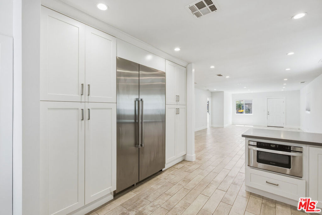 869 Warren Avenue - Photo 8