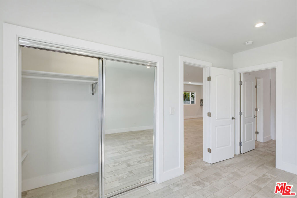 869 Warren Avenue - Photo 12
