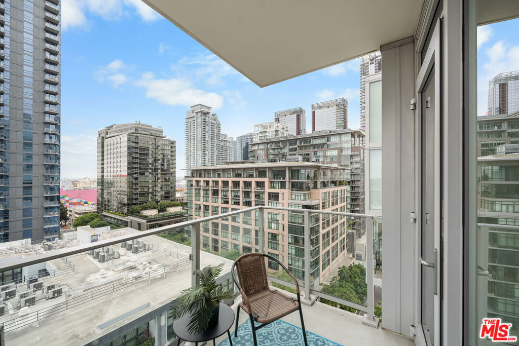 1050 S Grand Avenue - Photo 8
