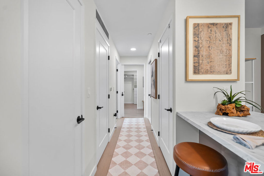 1050 S Grand Avenue - Photo 17