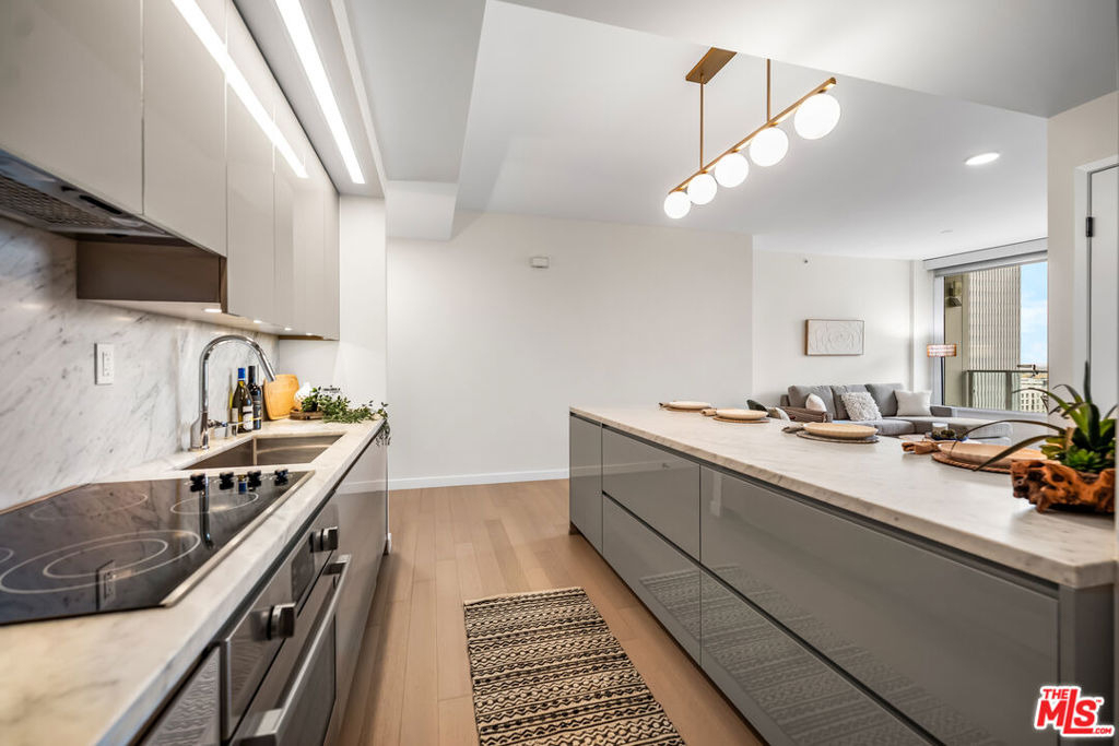 1050 S Grand Avenue - Photo 15