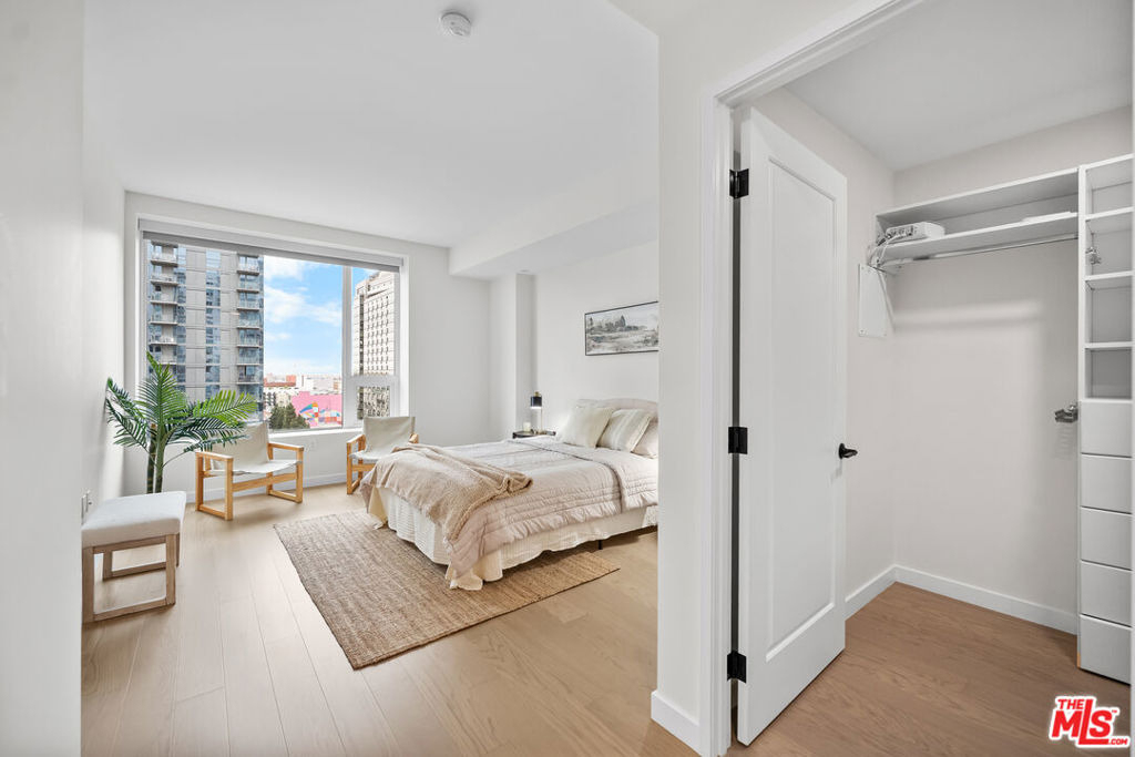 1050 S Grand Avenue - Photo 23