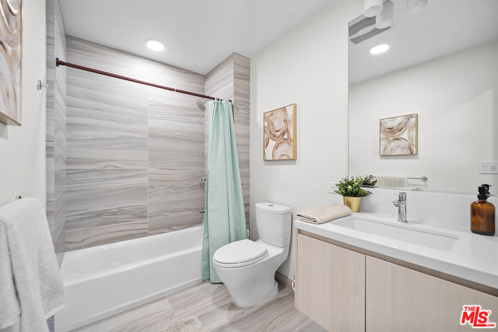 1050 S Grand Avenue - Photo 22