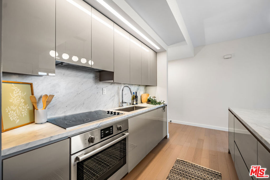 1050 S Grand Avenue - Photo 14