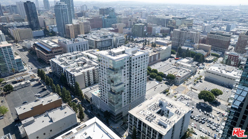 1050 S Grand Avenue - Photo 47
