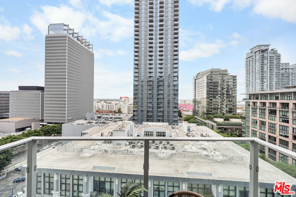 1050 S Grand Avenue - Photo 7