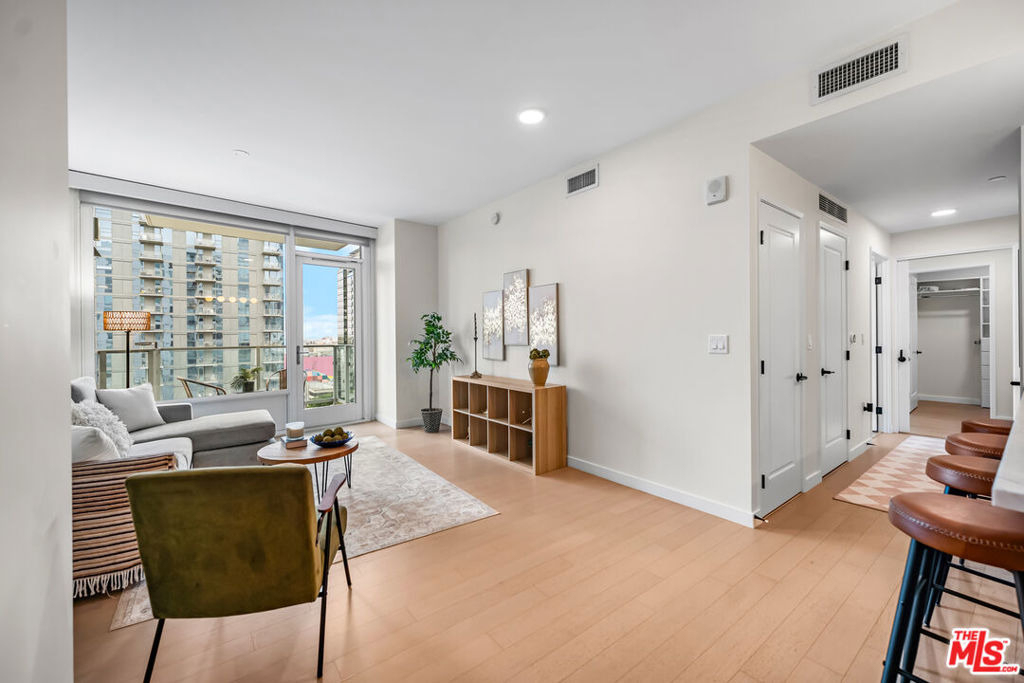 1050 S Grand Avenue - Photo 2