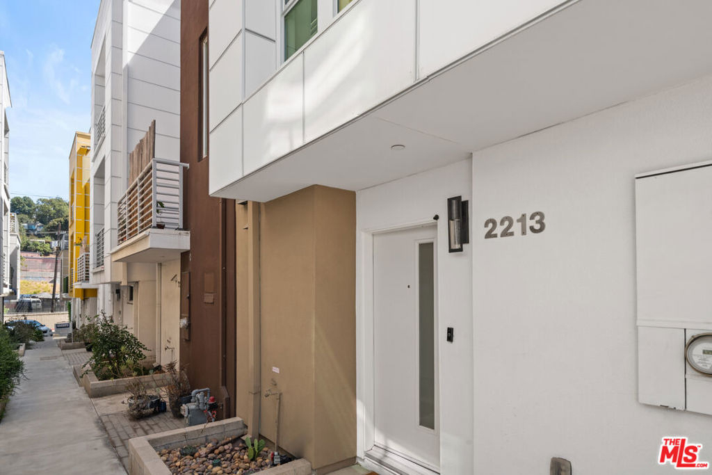 2213 Selig Drive - Photo 3